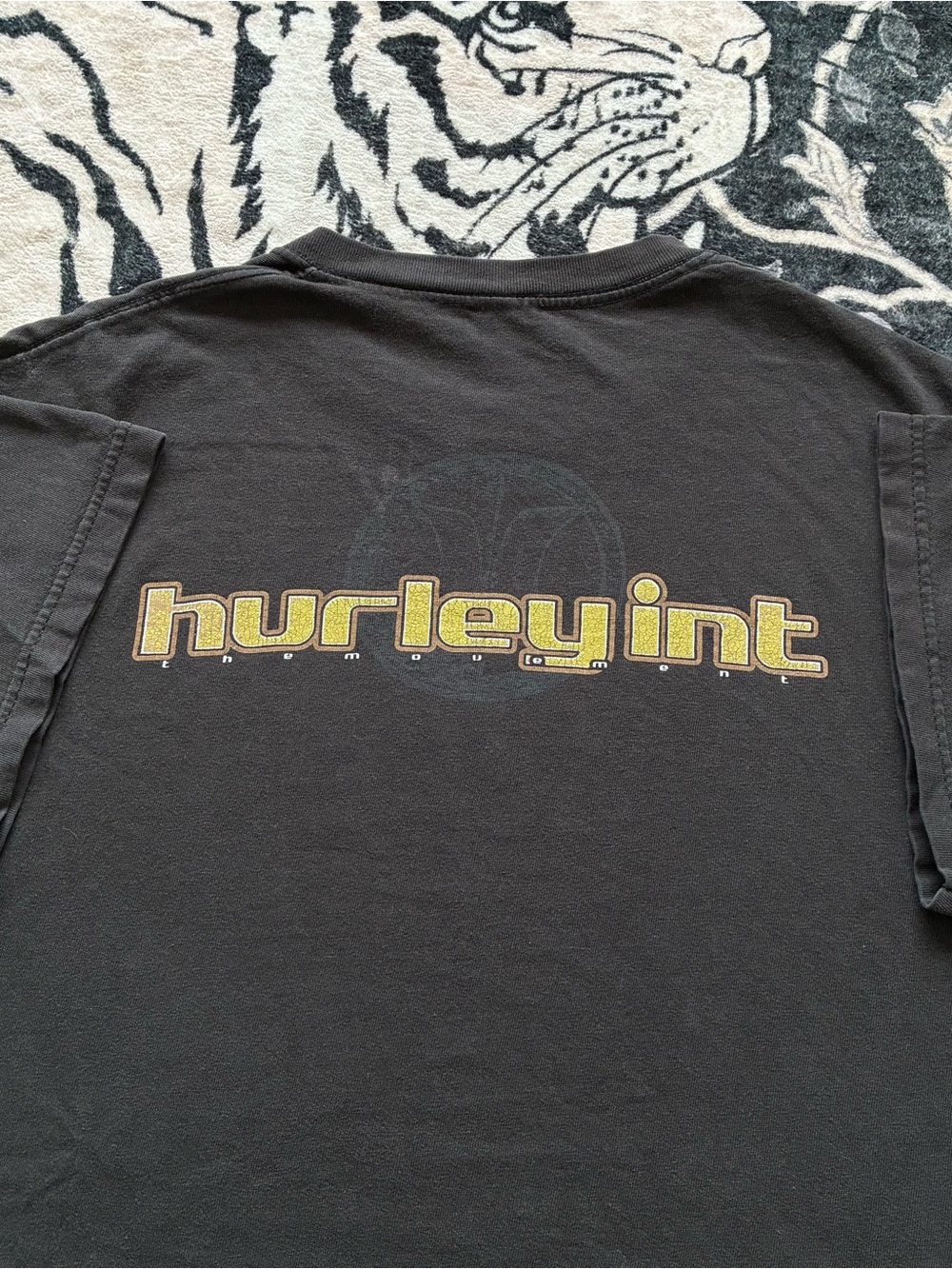 000 - VINTAGE 90s HURLEY INT SURFING SURF FADED T SHIRT